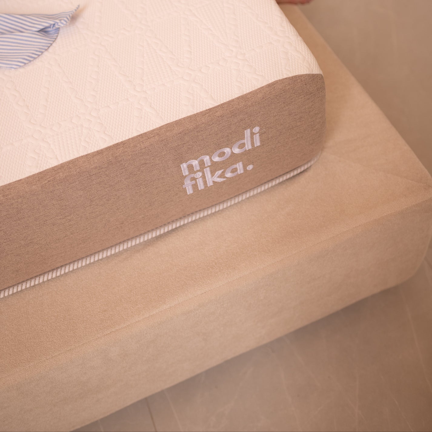 Capa Box Velare Modifika Casal em Tecido Bouclé com Acabamento Sofisticado — imagem 14